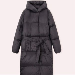 A&F Down Air Cloud Long Puffer NWT SIZE SMALL MATTE BLACK
